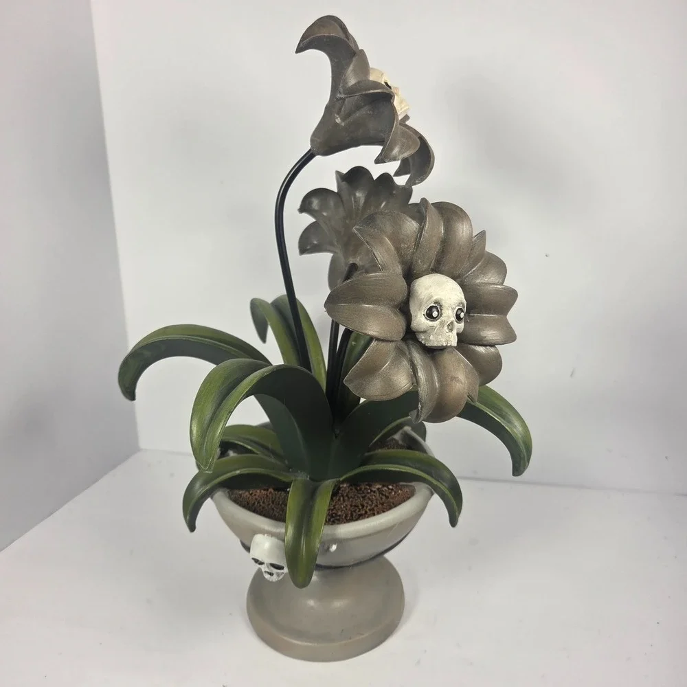 Hallow's Eve Skull Flower Planter Figurine 17 Inch Halloween Gothic Decor